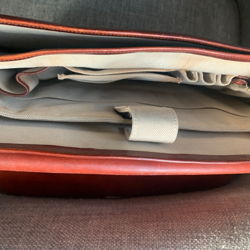 Full-grain vegetable-tanned leather briefcase - made in Italy - Bosca - Picture 10 of 12
